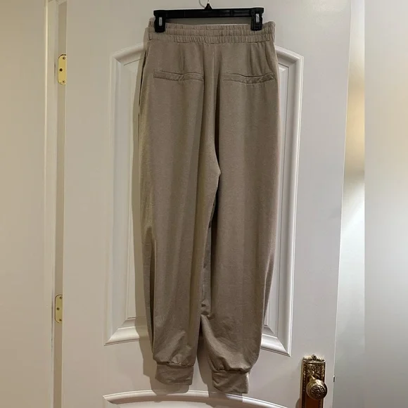 Varley Oatmeal Color Fluid Stretch Jersey Joggers Size Medium - Picture 2 of 8